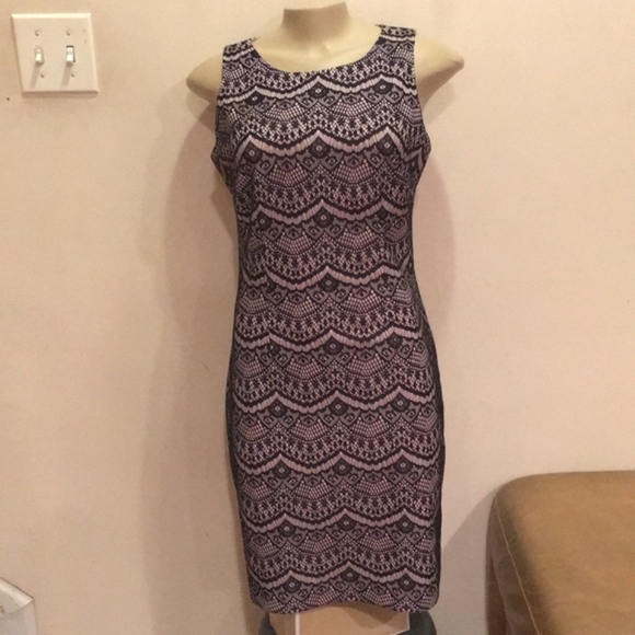 Guess Dresses & Skirts - NWT Guess Bodycon Dress size 4